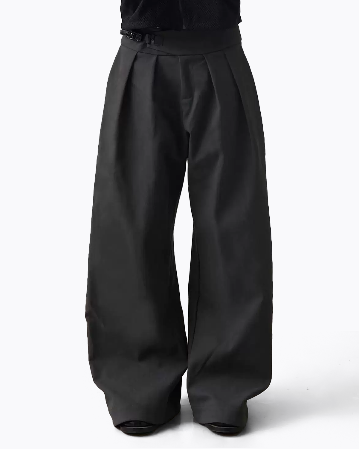 The Buckled Wide Trousers
